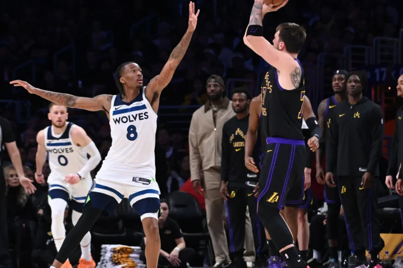 Lakers dominate Timberwolves in statement win