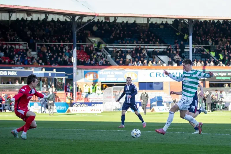 Celtic Eye Premiership Goalkeeping Sensation Ahead of Summer Transfer Window