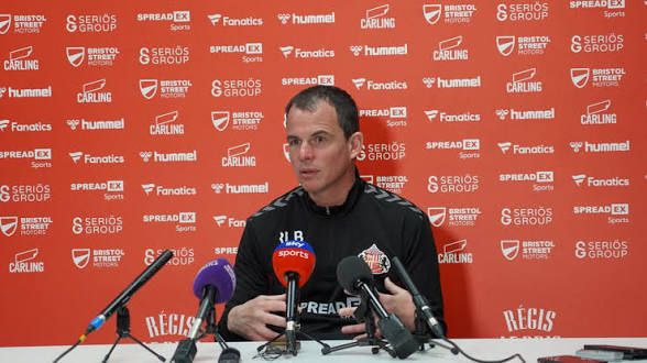 DISGUSTING AND UNACCEPTABLE” – Régis Le Bris Lashes Out as Forest Fans Spark Controversy After 5-0 Defeat at Sunderland